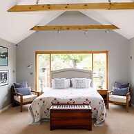 Impressive Country Estate Sleeps 17