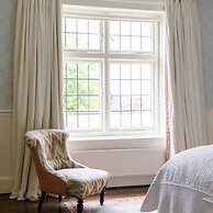 Impressive Country Estate Sleeps 17