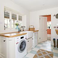 Impressive Country Estate Sleeps 17