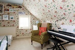 Impressive Country Estate Sleeps 17