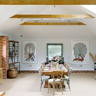 Impressive Country Estate Sleeps 17