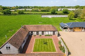 Impressive Country Estate Sleeps 17