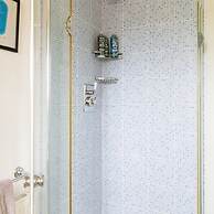 Impressive Country Estate Sleeps 17