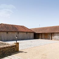 Impressive Country Estate Sleeps 17