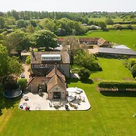 Impressive Country Estate Sleeps 17