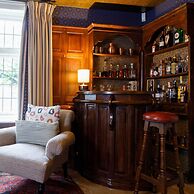 Impressive Country Estate Sleeps 17