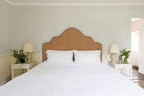 Impressive Country Estate Sleeps 17