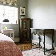 Impressive Country Estate Sleeps 17