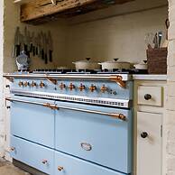 Impressive Country Estate Sleeps 17