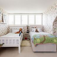 Impressive Country Estate Sleeps 17