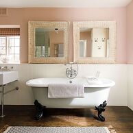 Impressive Country Estate Sleeps 17