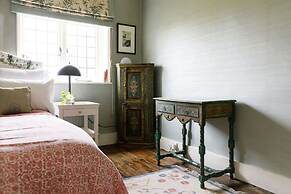 Impressive Country Estate Sleeps 17