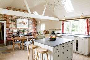 Impressive Country Estate Sleeps 17