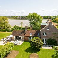 Impressive Country Estate Sleeps 17