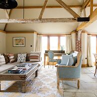 Impressive Country Estate Sleeps 17