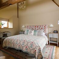 Impressive Country Estate Sleeps 17