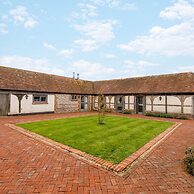 Impressive Country Estate Sleeps 17