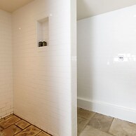 Impressive Country Estate Sleeps 17