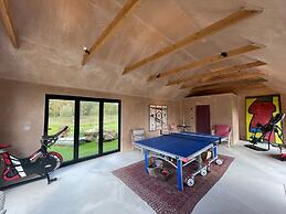 Luxury Countryside Haven for 10