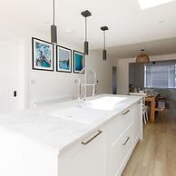 Stylish 2 Bed City Stay
