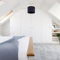 Beach House for 10 With hot tub Garden