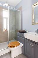 Chic 2-bed Seafront Haven Near Felpham Beach