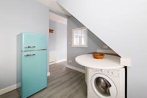 Chic 2-bed Seafront Haven Near Felpham Beach