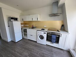 Impeccable 1-bed Apartment in London