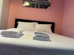 VENICE NIGHT13 DOUBLEROOM SHARED TOILETB