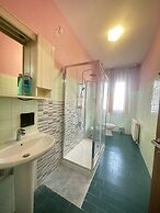 VENICE NIGHT13TRIPLA ROOM SHARED TOILETC