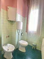 VENICE NIGHT13TRIPLA ROOM SHARED TOILETC