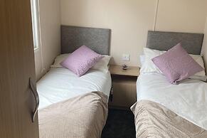 2 Bed-sleeps 6-free Parking-pet Friendly