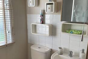 2 Bed-sleeps 6-free Parking-pet Friendly