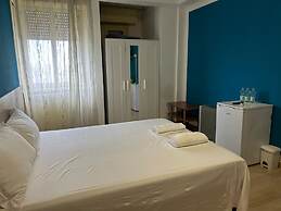 VENICE NIGHT TRIPLA ROOM SHARED TOILETB6