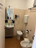 VENICE NIGHT TRIPLA ROOM SHARED TOILETB6