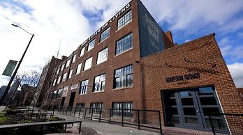 2125 Superior Living