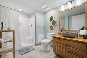 2125 Superior Living