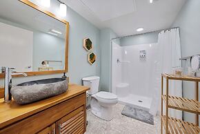 2125 Superior Living