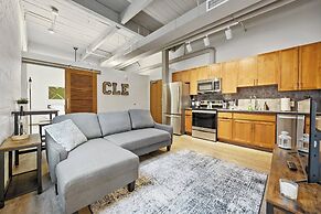 2125 Superior Living