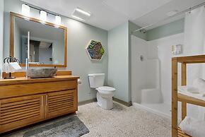 2125 Superior Living