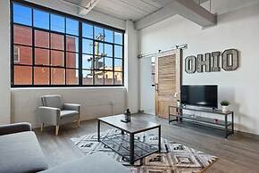 2125 Superior Living