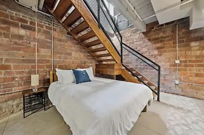 2125 Superior Living