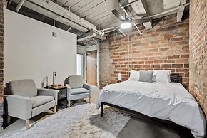 2125 Superior Living