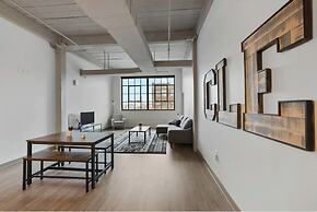 2125 Superior Living