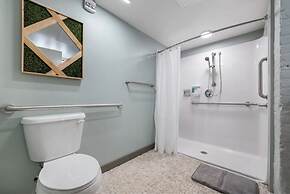 2125 Superior Living