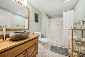 2125 Superior Living