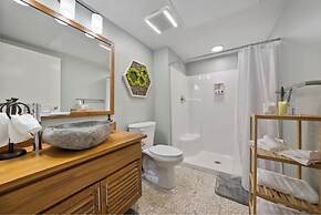 2125 Superior Living