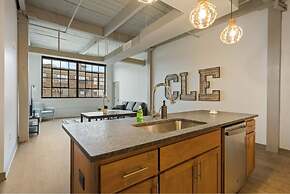 2125 Superior Living