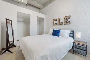 2125 Superior Living