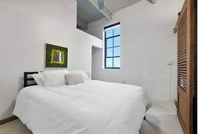 2125 Superior Living